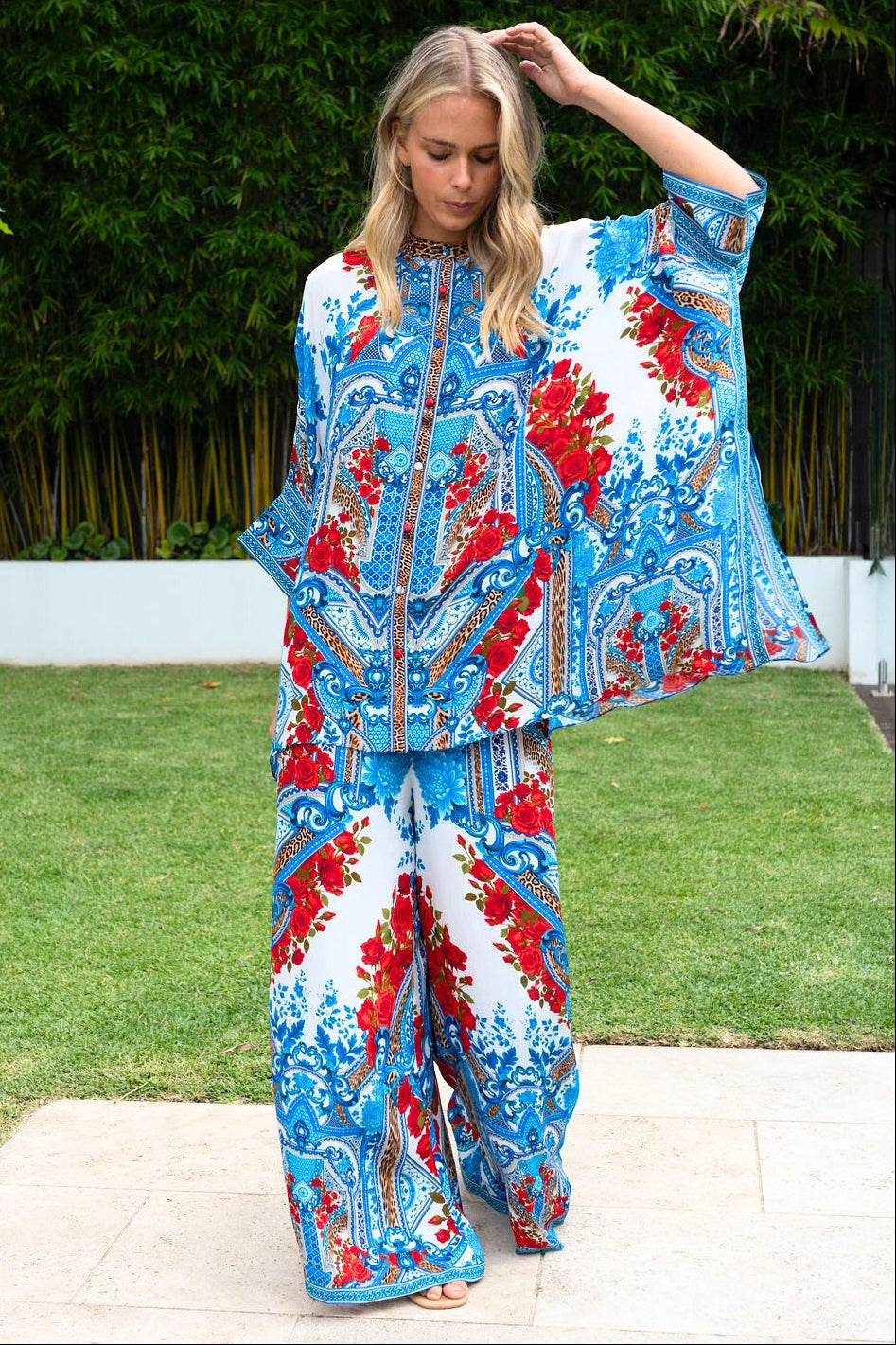 LOST IN AZURE KAFTAN TOP W SLEEVES