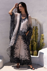 BLACK PAISLEY MEDIUM CAPE - Czarina