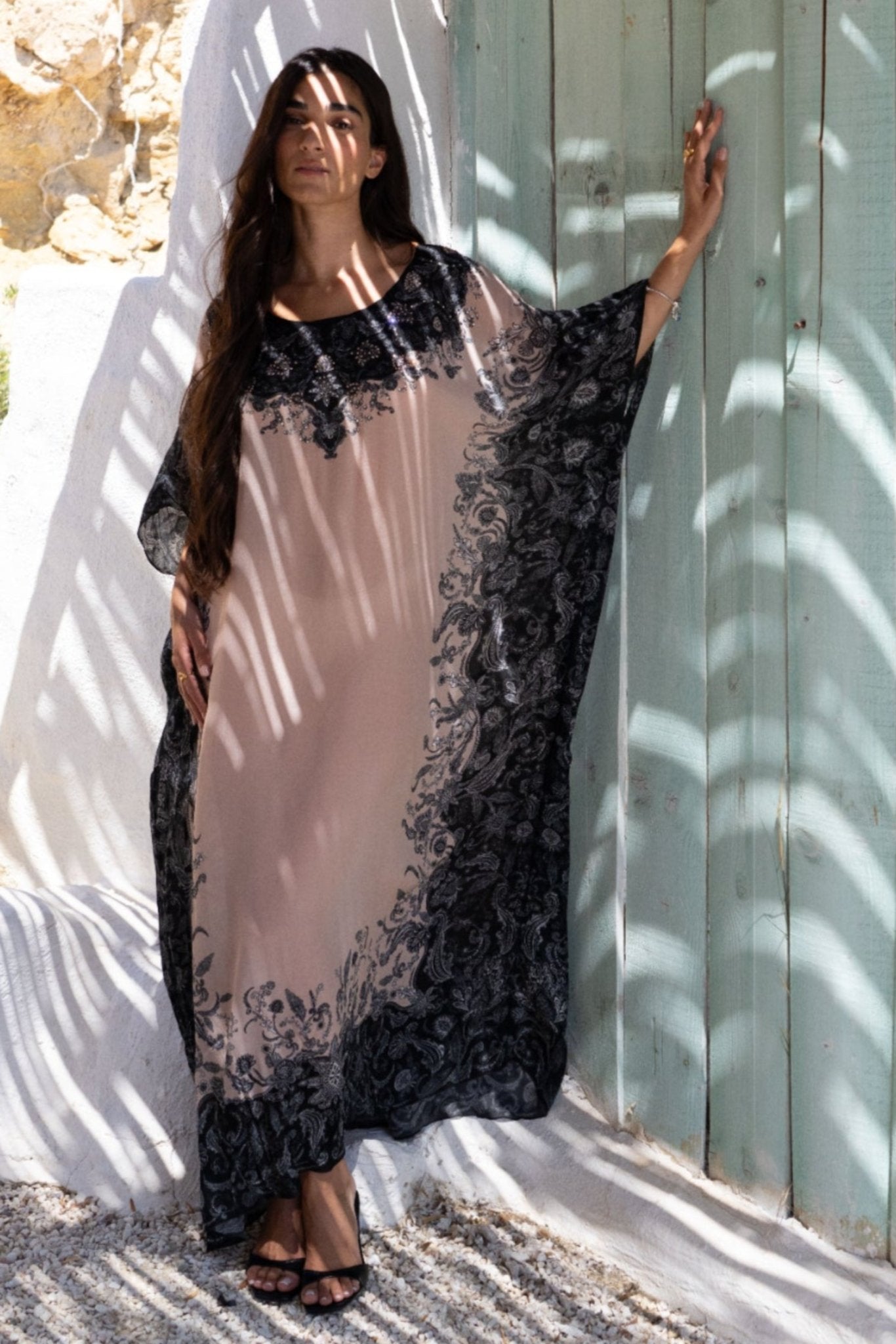 BLACK PAISLEY ROUND NECK LONG KAFTAN - Czarina