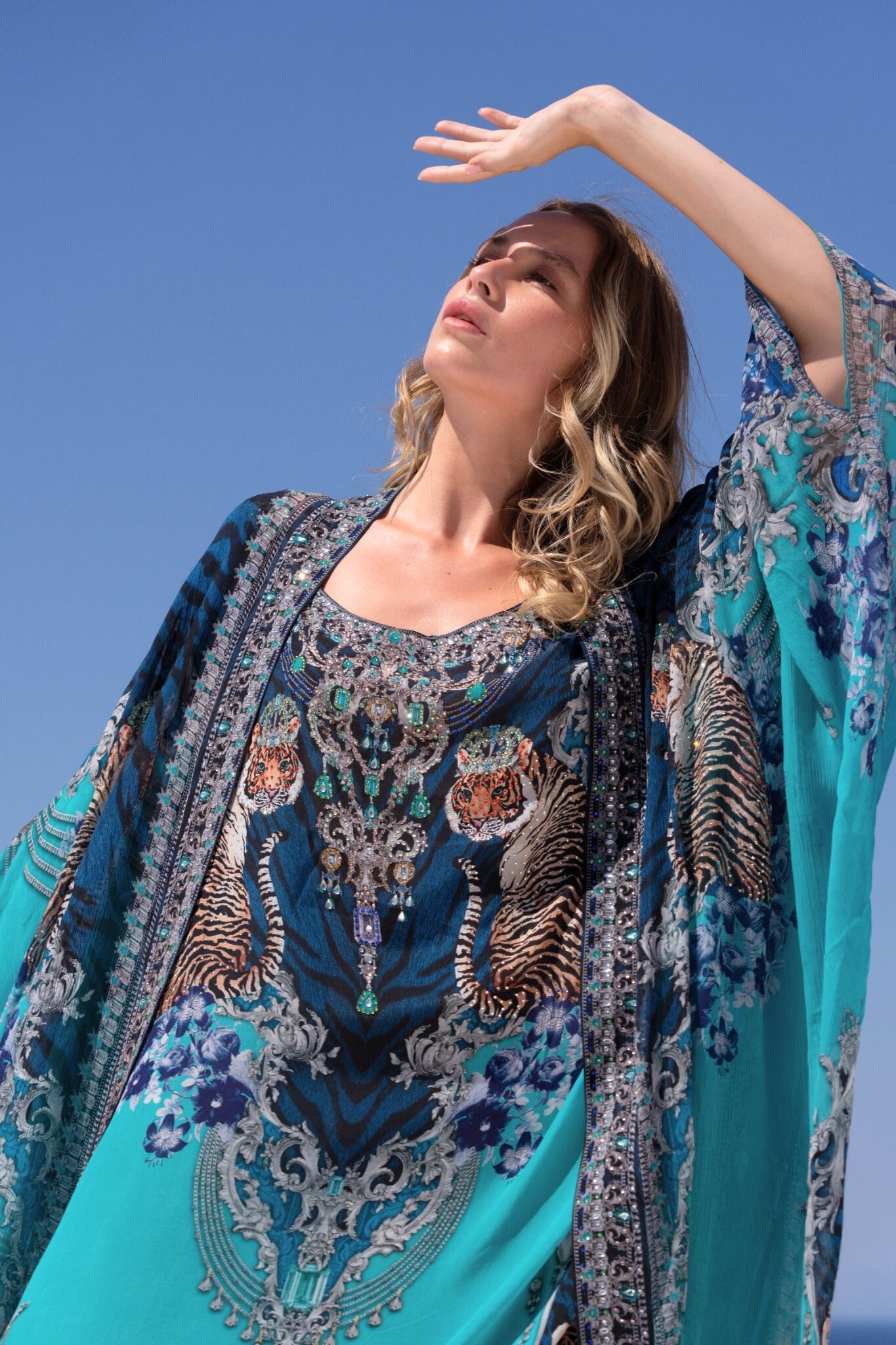 BLUE TIGRESS MEDIUM CAPE - Czarina