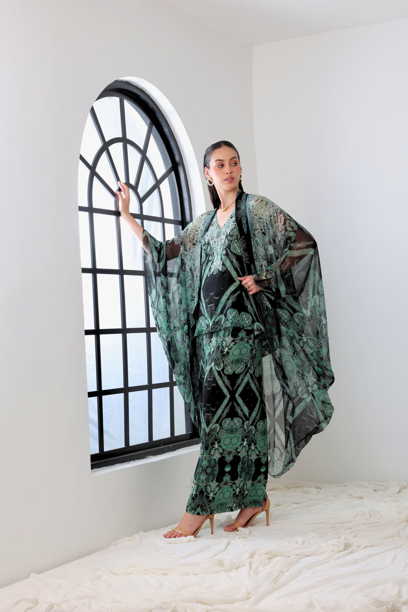 EMERALD OASIS MEDIUM CAPE - Czarina