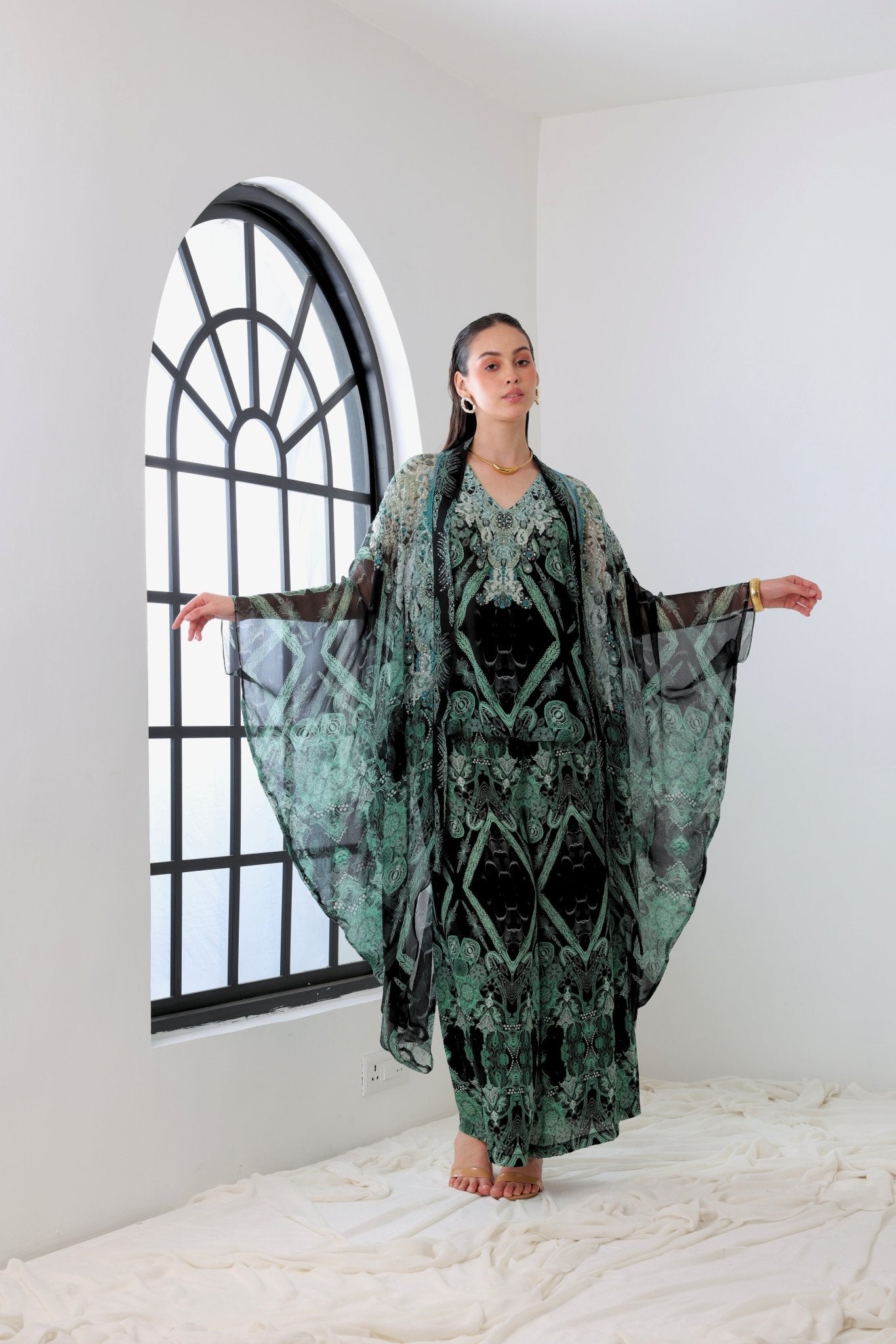 EMERALD OASIS MEDIUM CAPE - Czarina