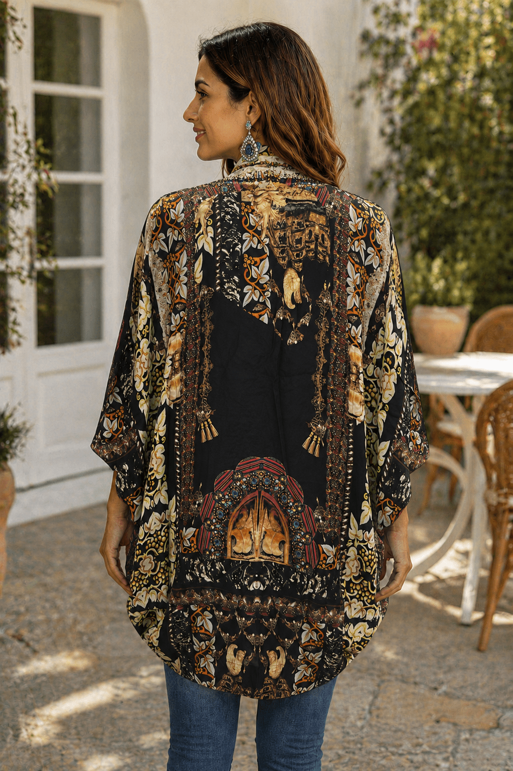 ENCHANTED SHORT CAPE - Czarina