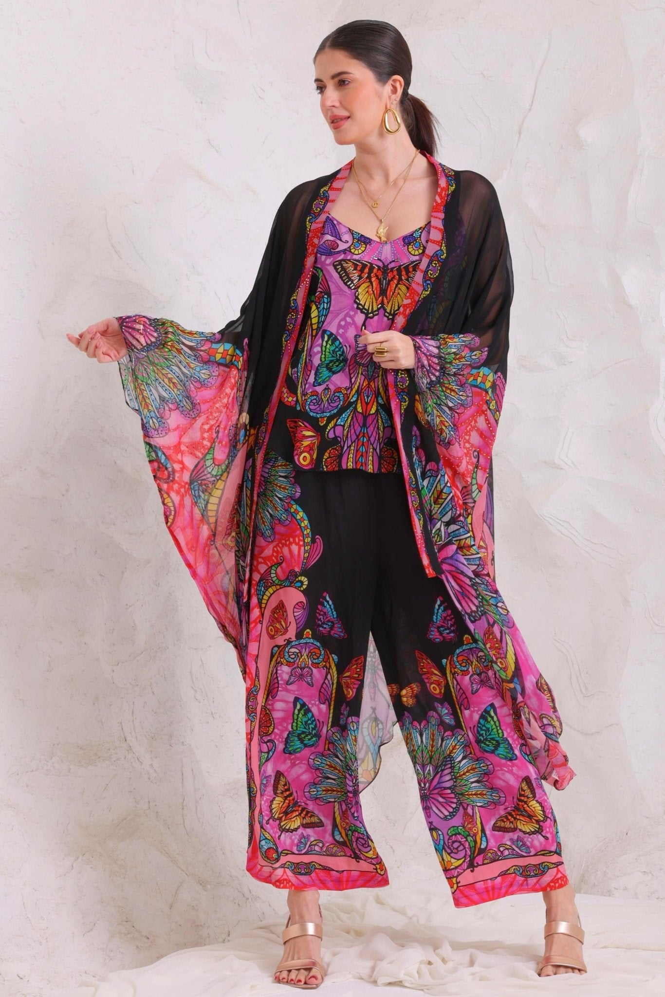 MIDNIGHT WINGS MEDIUM CAPE - Czarina