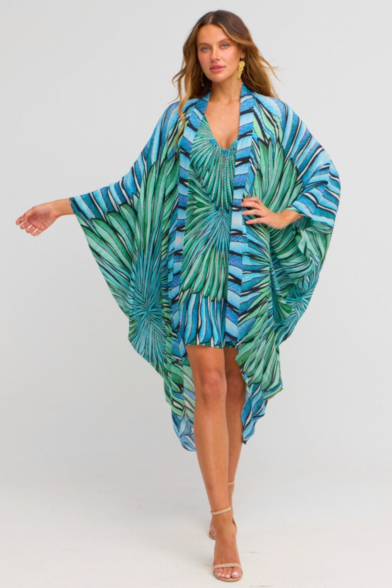 Wings Of The Sea Medium Cape - Czarina