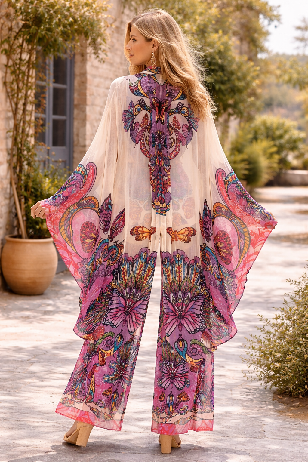 WINGS OF WONDER MEDIUM CAPE - Czarina