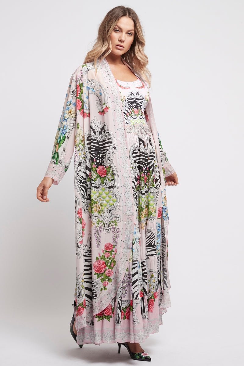 A LADY IN PINK LONG JACKET - Czarina