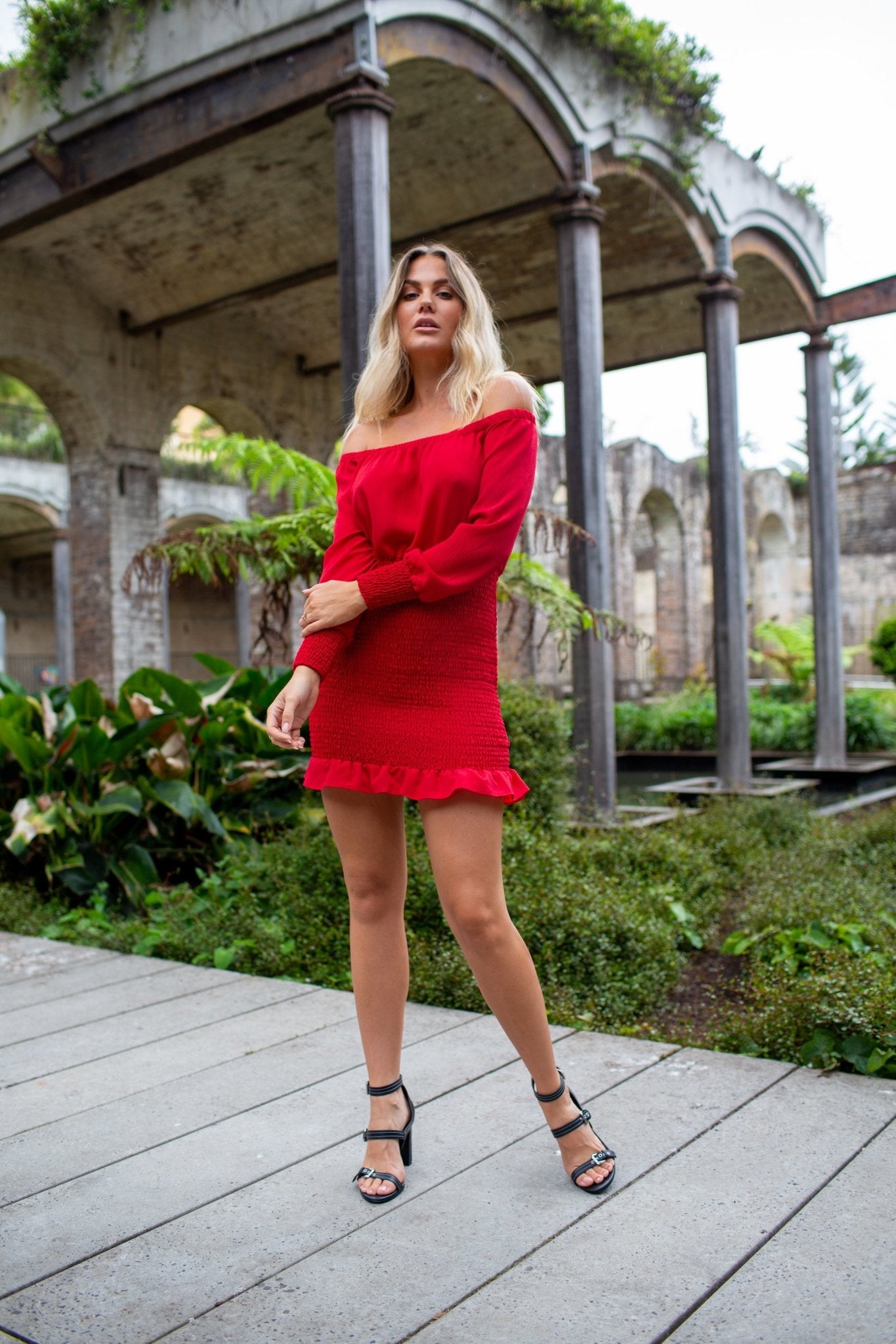 SIMPLY RED - OFF SHOULDER SHORT DRESS - Czarina
