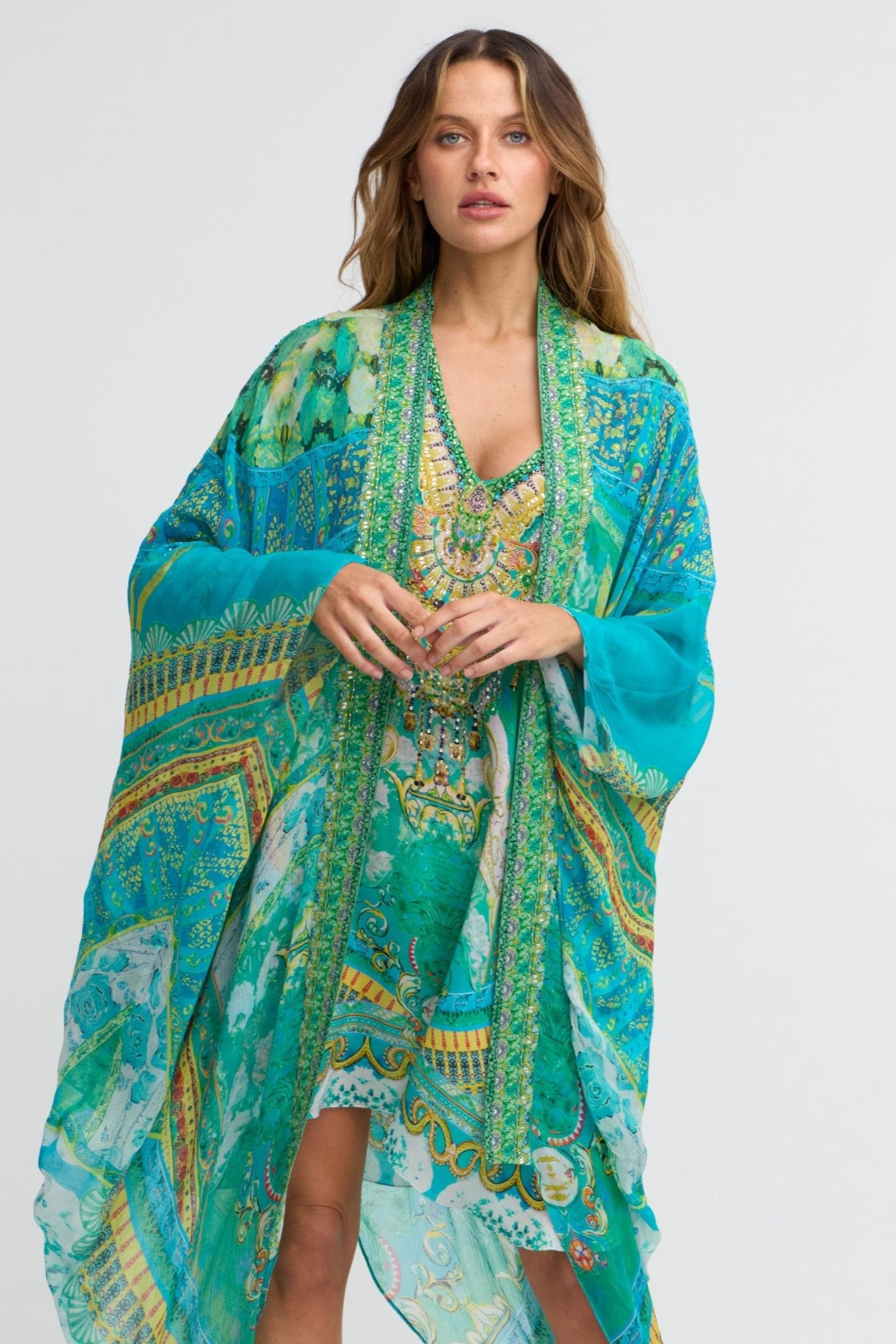 Isle Of Dreams Medium Cape - Czarina