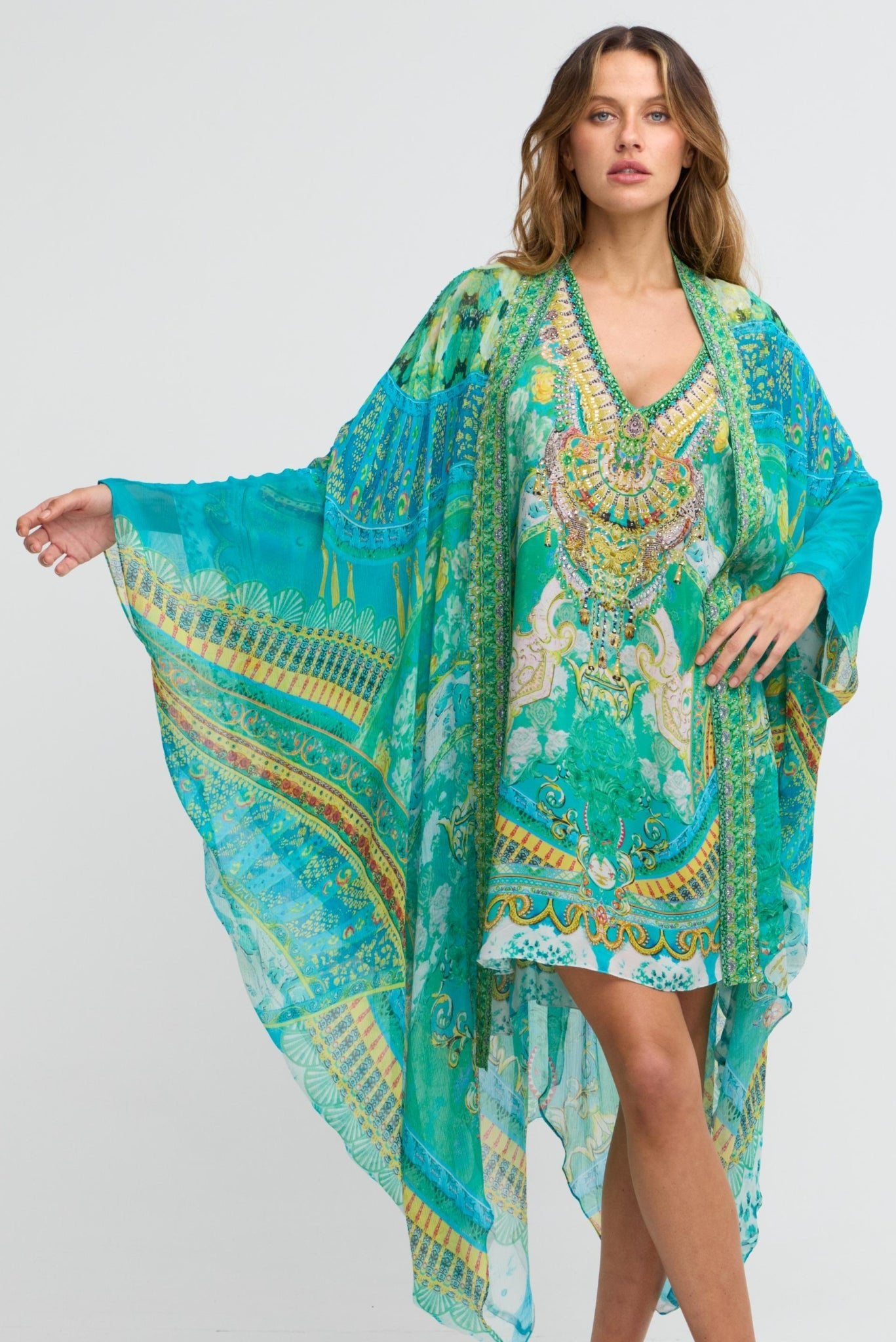 Isle Of Dreams Medium Cape - Czarina