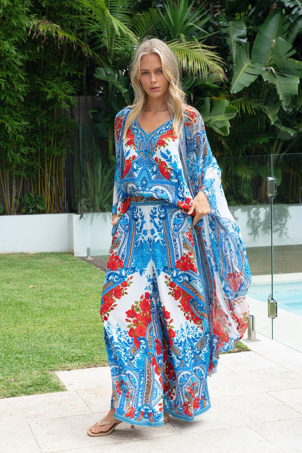 LOST IN AZURE MEDIUM CAPE - Czarina