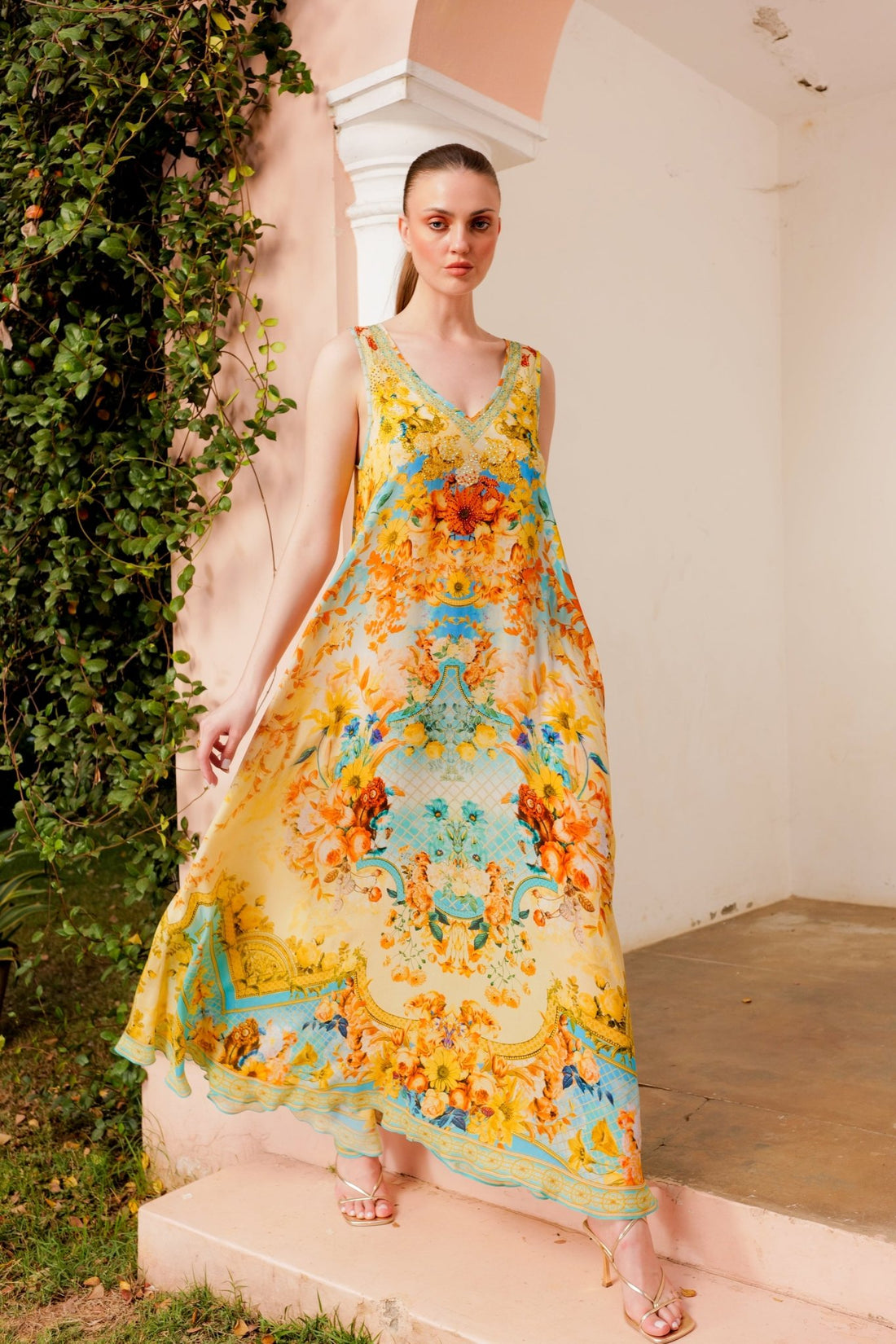 SUMMER GARDEN SLEEVELESS DRESS - Czarina